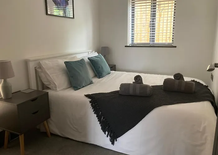 Little Elm - Luxury Home From Home, Free Parking, 30-40 Mins Walk From Bath City Centre
